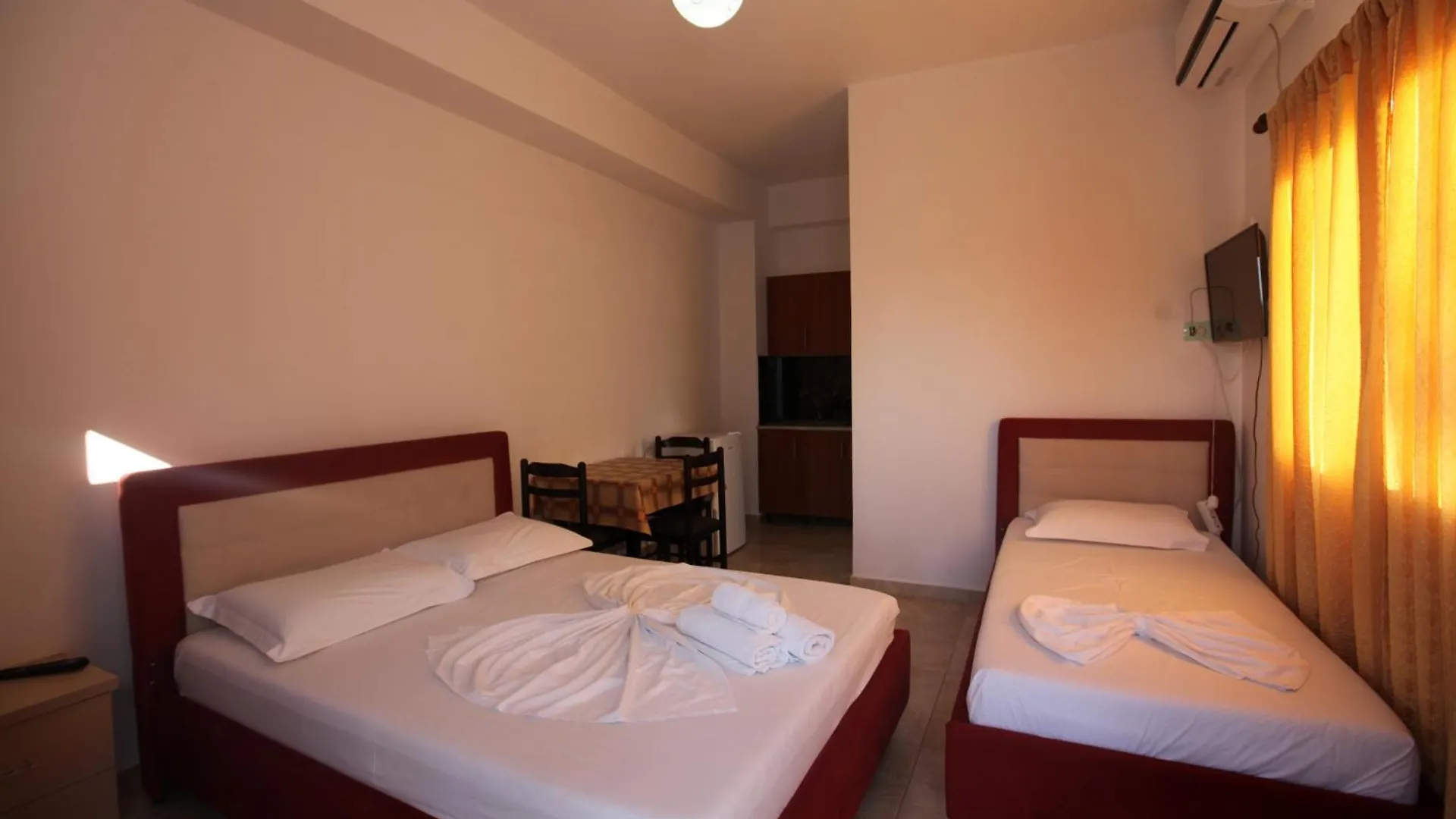 Hotel Esmerald Ksamil