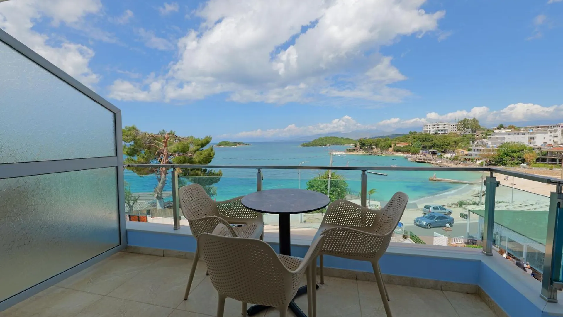 Hotel Esmerald Ksamil 3*,  Albanien