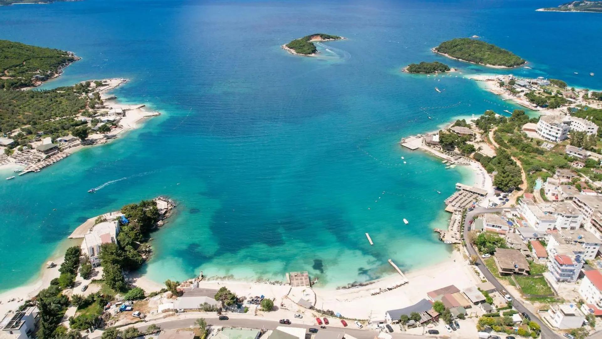 ***  Hotel Esmerald Ksamil Albania