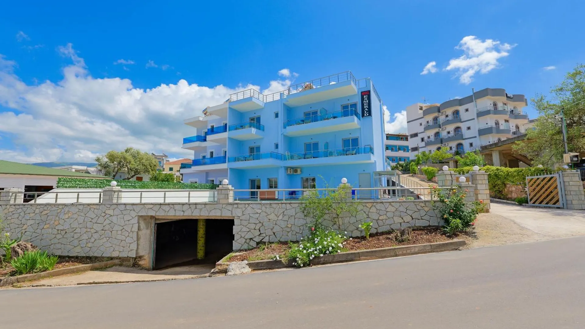 Hotel Esmerald Ksamil 3*,