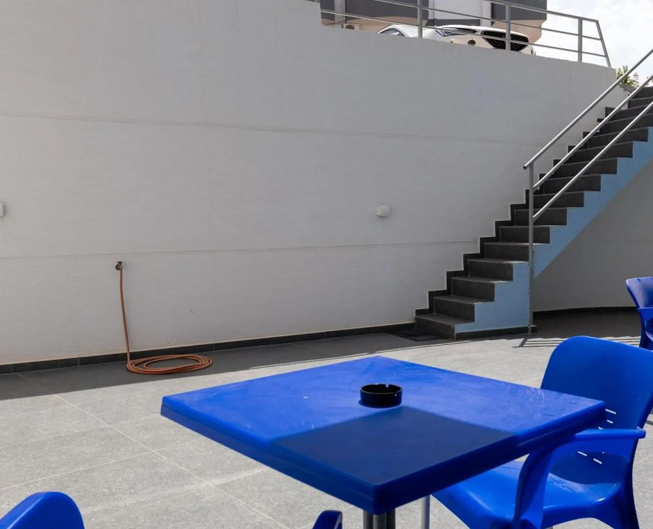 Hotel Esmerald Εξαμίλιο 3*,